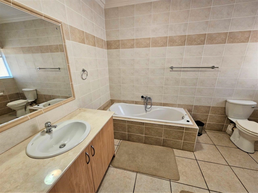 4 Bedroom Property for Sale in Kosmos North West